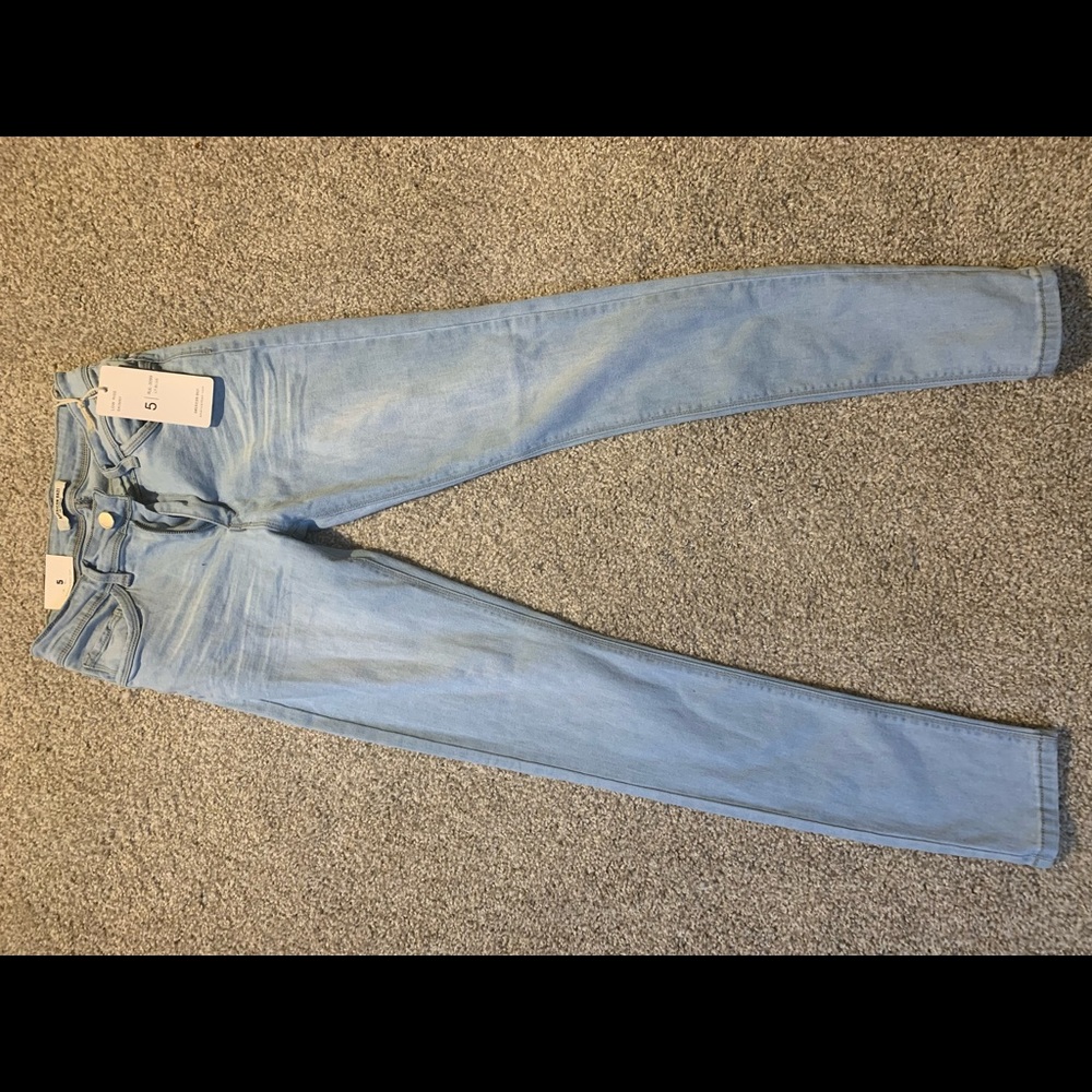Brand New , fashion nova low rise jeans 🌸